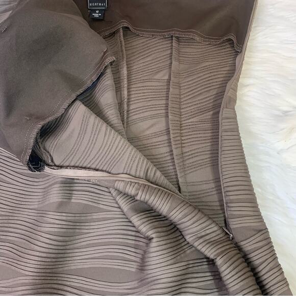 NWT Night Way Collections One Taupe Shoulder Cocktail Dress Size 12 U0410 - Picture 7 of 9